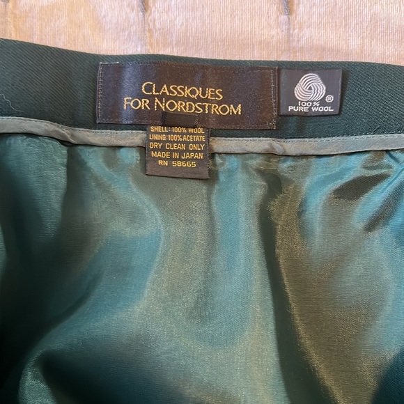 Kelly Green Wool blazer with matching skirt. - Picture 7 of 8